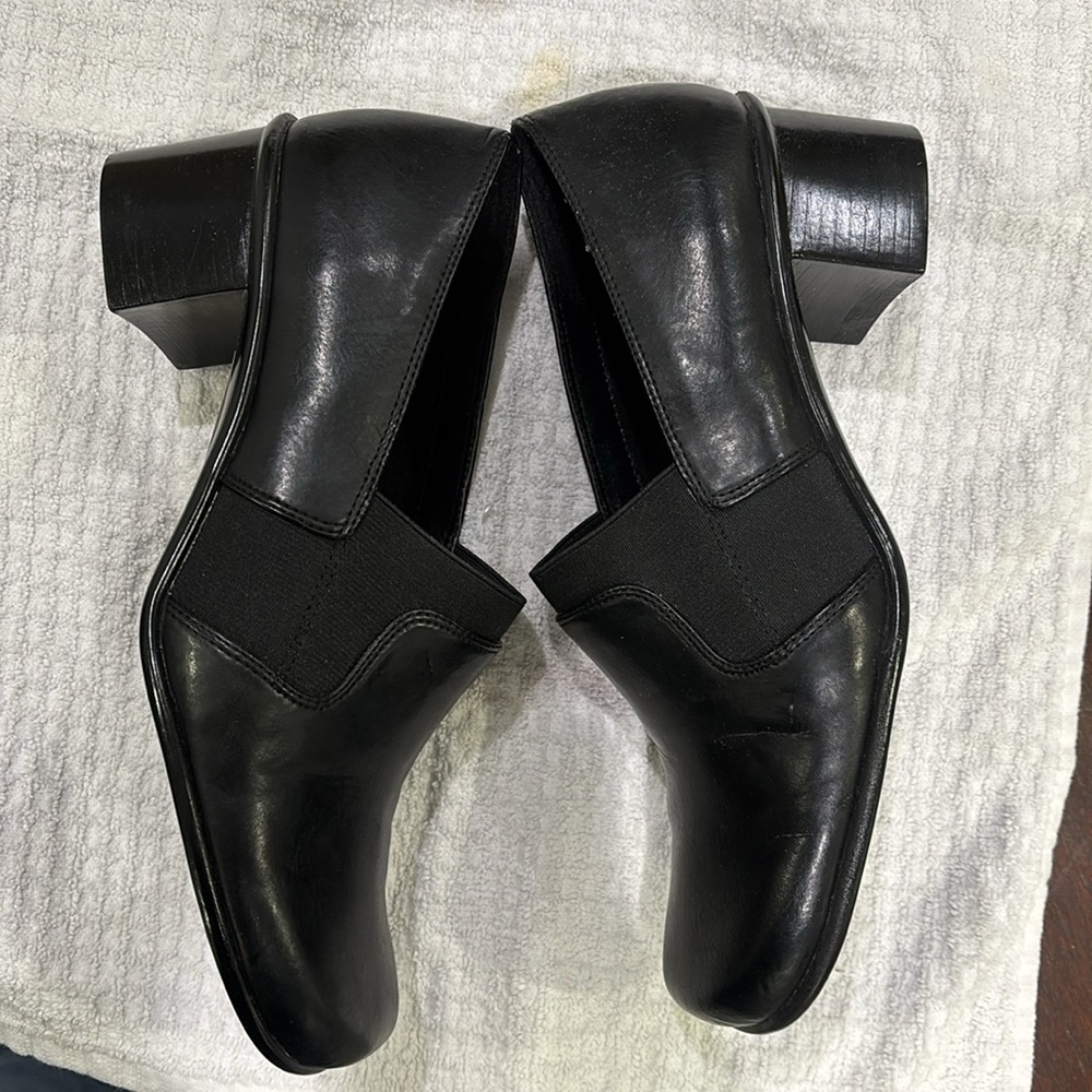 AEROSOLES - Picture 4 of 4